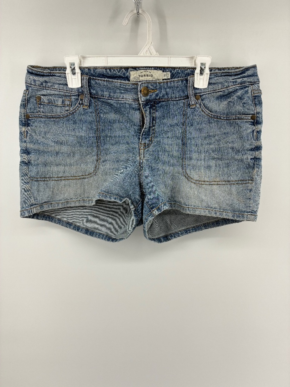 Torrid Light Wash Denim Shorts - Women's Light Blue Jean Shorts